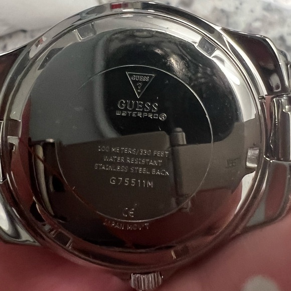 Guess Silver Watch - Picture 11 of 12
